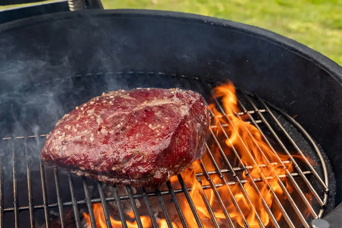 Angus picanha met reverse sear op de barbecue